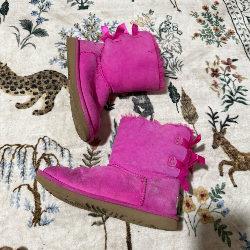 UGG Bailey Bow II Boots in Paz Pink size 4